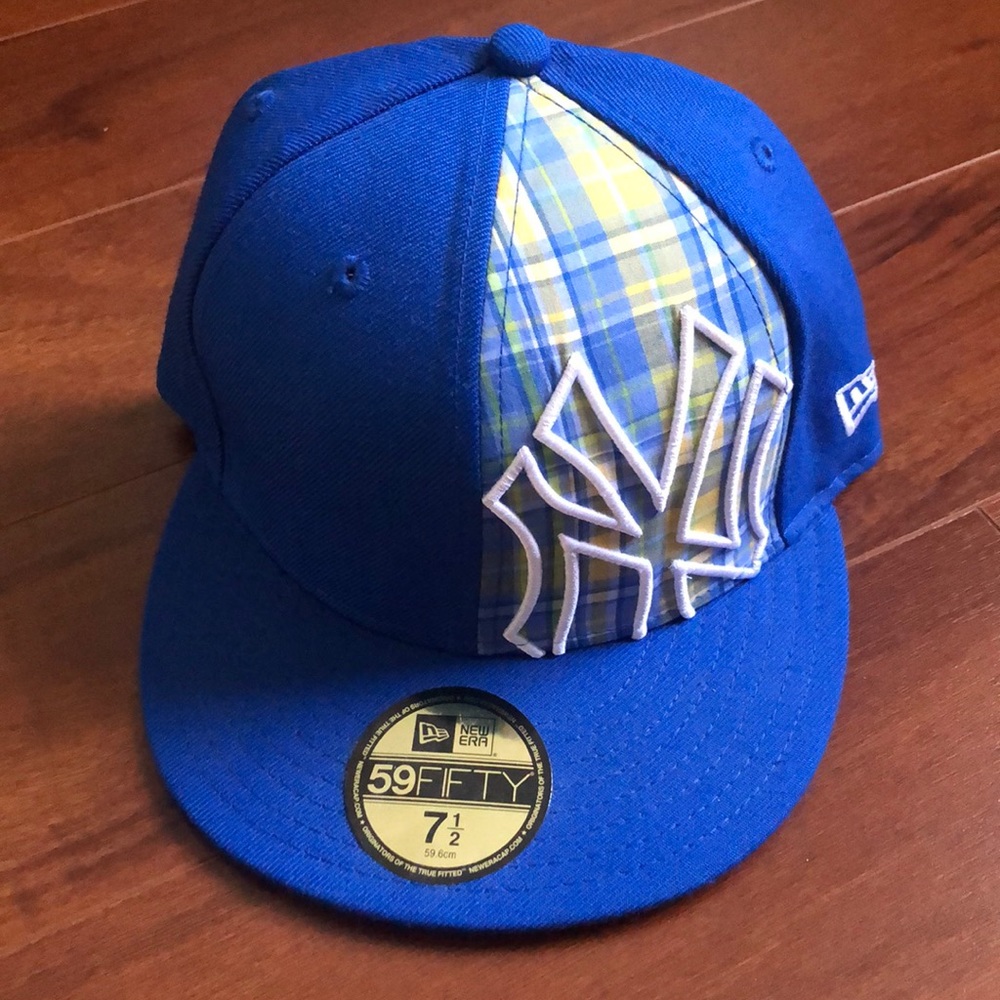 Blue and yellow plaid yankee hat 7.5 size
